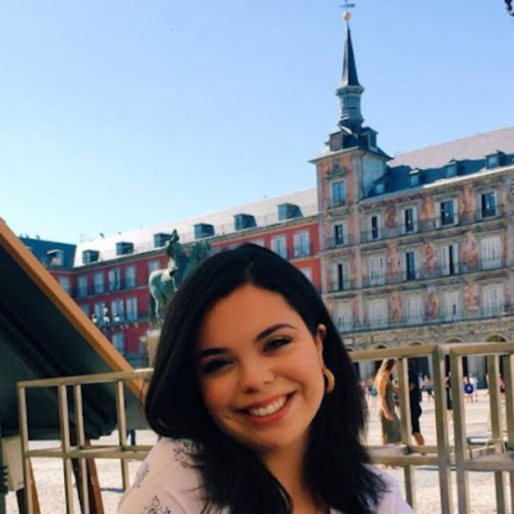 Meet your Posher, Camila
